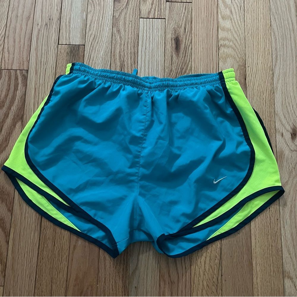 Nike Dry Standards Fit Women’s Short Size Medium. Turquoise and high vis yellow